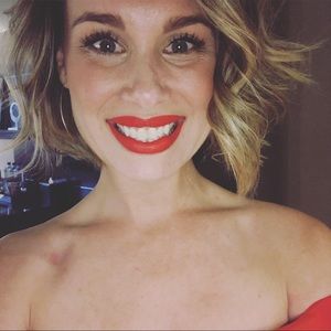 Meet your Posher, Tia